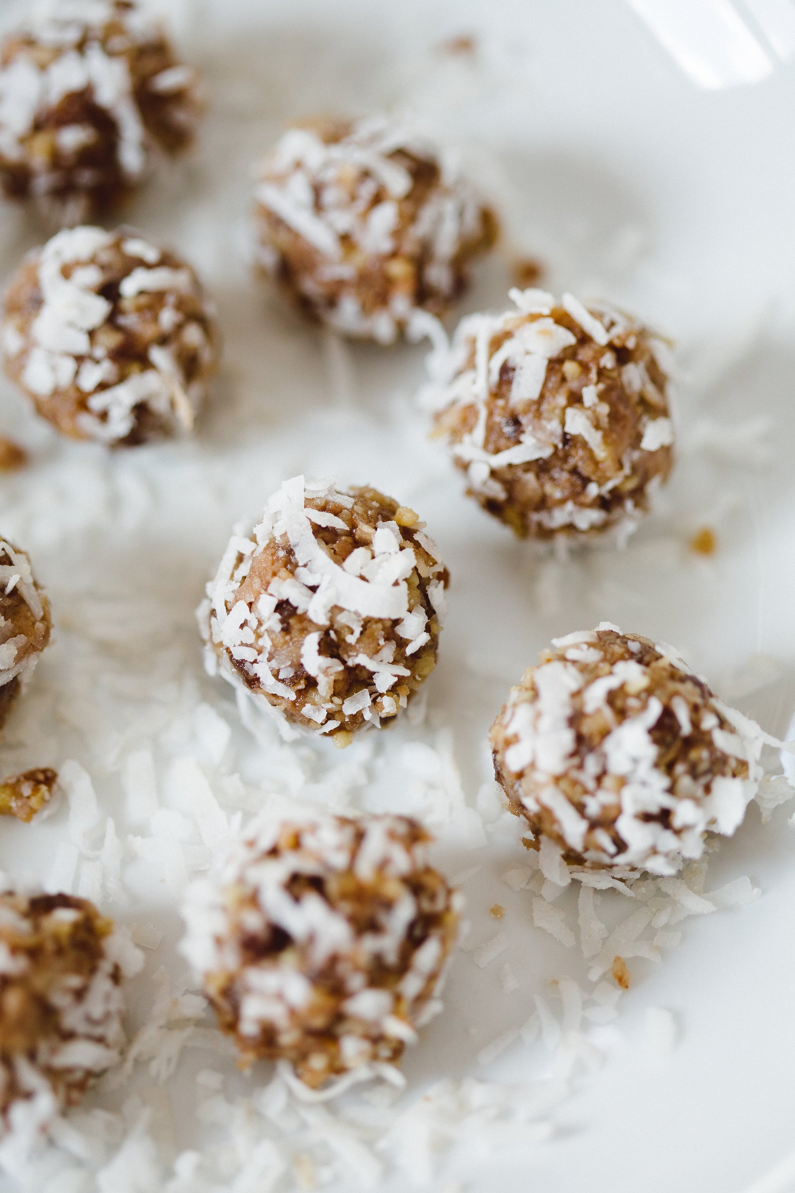 Chocolate Tahini Date Bites